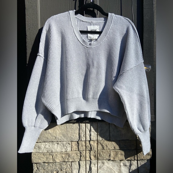 aerie Sweaters - Aerie Light Gray Women's Crew Neck Knit Sweater